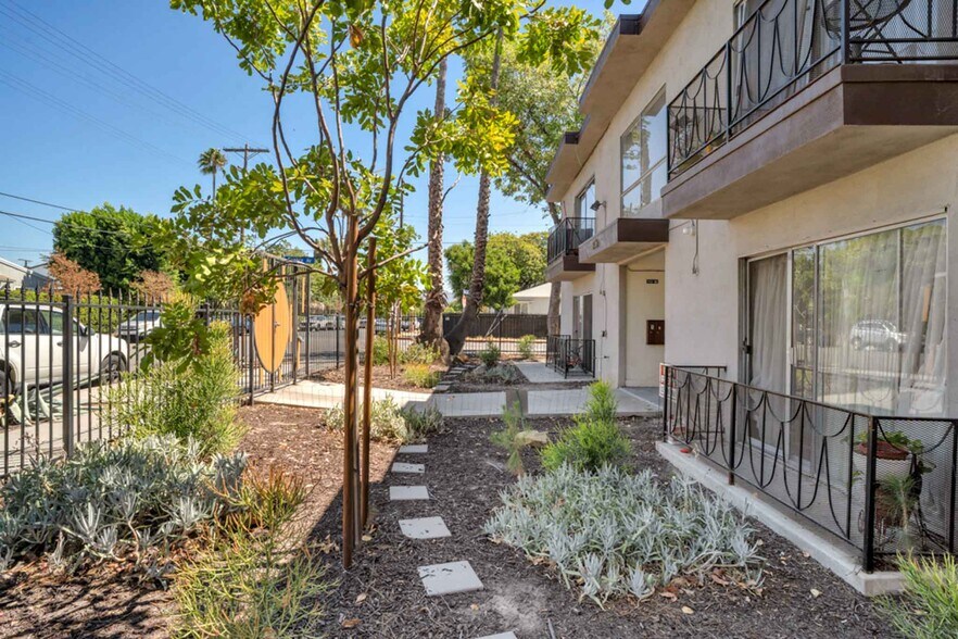 More Photos Of 11936 Hart St, North Hollywood Apartments For Sale