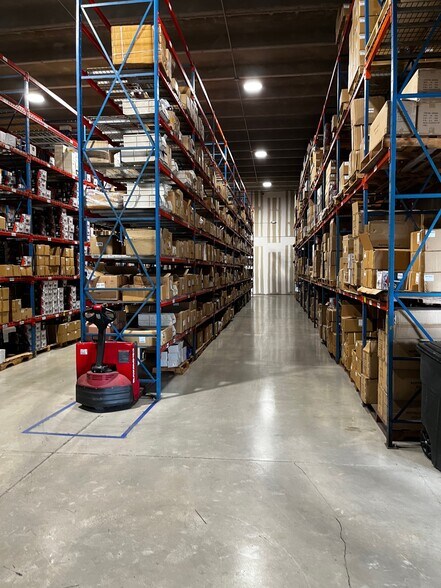 More Photos Of 7851-7863 NW 46th St, Doral Warehouse For Lease