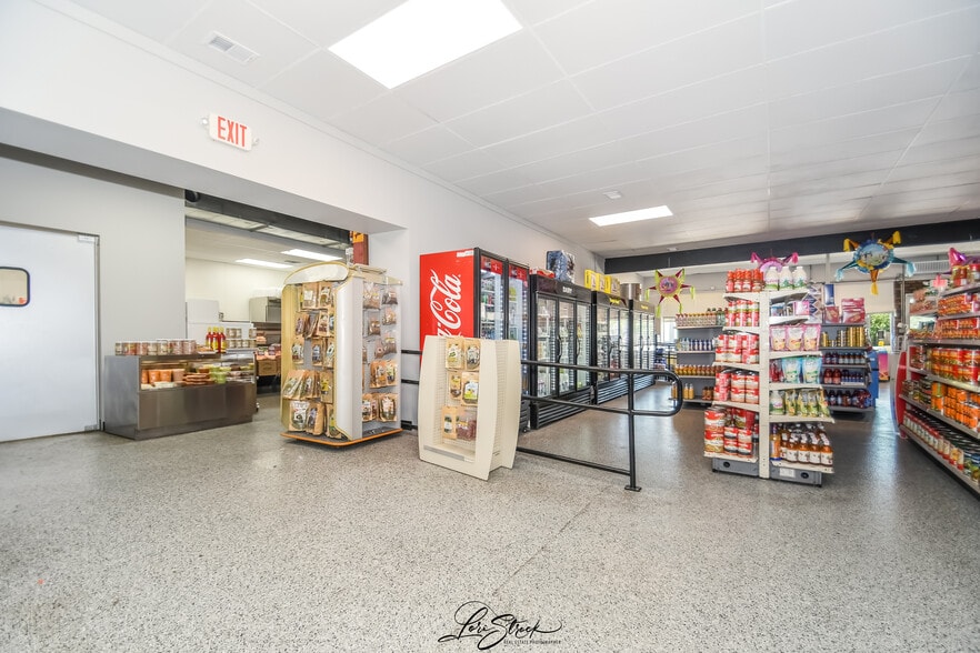 More Photos Of 800 Theodore, Crest Hill Convenience Store For Sale