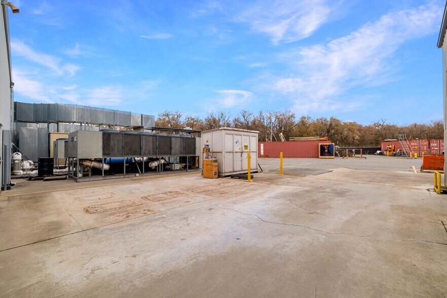 More Photos Of 435 Otterson Dr, Chico Manufacturing For Sale