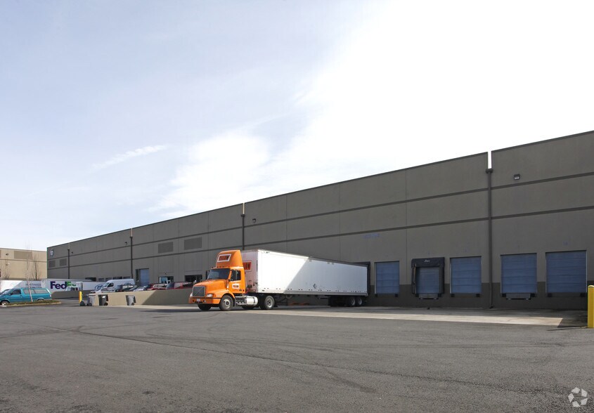 More Photos Of 27150 SW Kinsman Rd, Wilsonville Warehouse For Lease