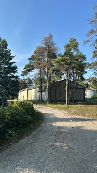 More Photos Of 7076 N 5th Side Rd, Innisfil Warehouse For Lease