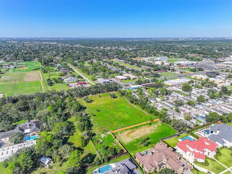 More Photos Of 401 W Edgewood Dr, Friendswood Land For Sale