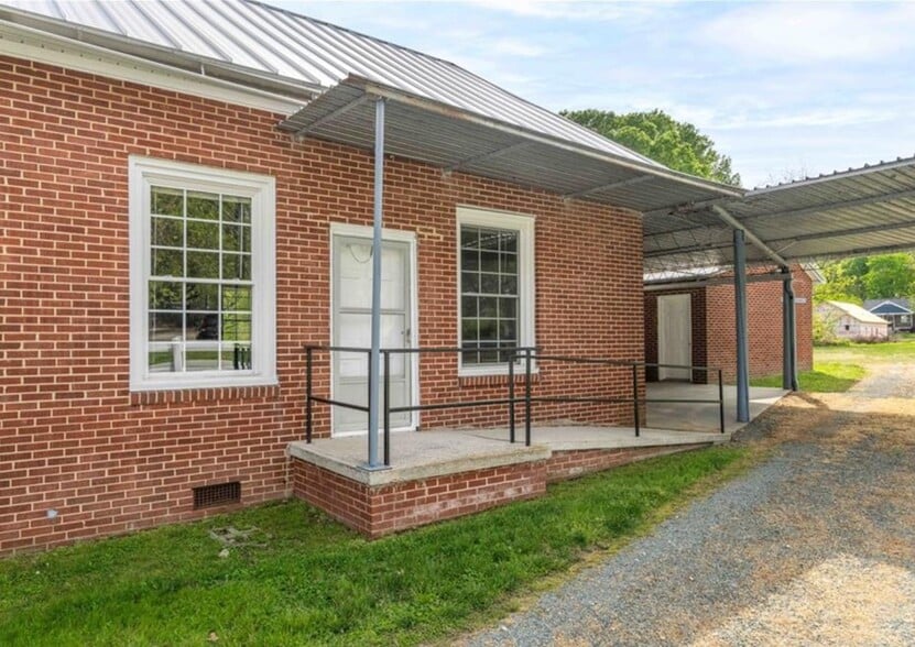 More Photos Of 511 James St, Burlington Religious Facility For Sale