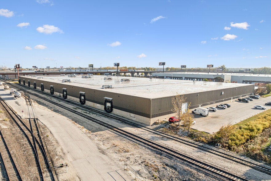 More Photos Of 7300 Santa Fe Dr, Hodgkins Distribution For Lease