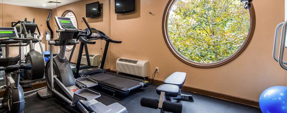 More Photos Of 50 Red Oaks Mill Rd, Poughkeepsie Hotel For Sale