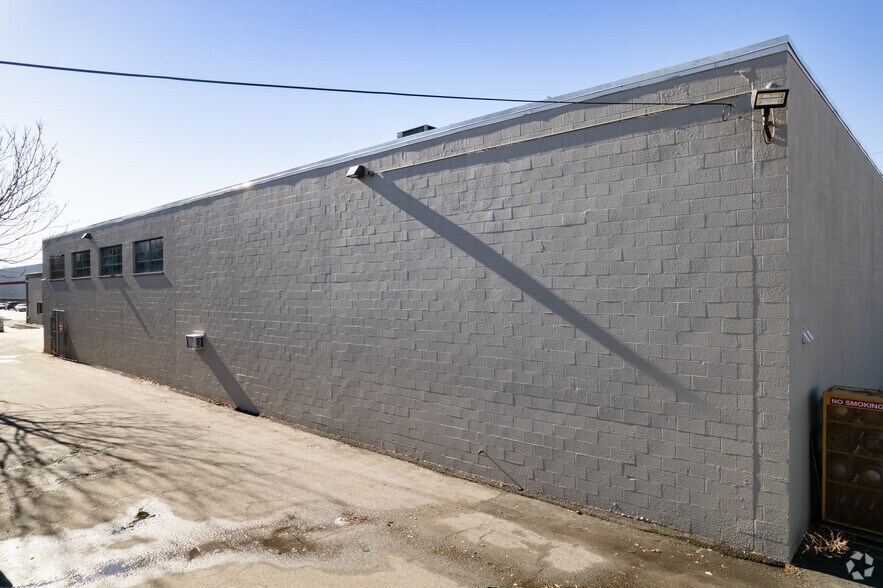 More Photos Of 1000 Brighton St, Union Township Manufacturing For Lease