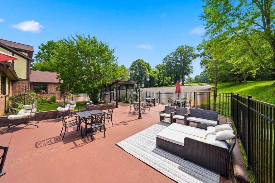 More Photos Of 2289 Saint Paul's Church Rd, Newton Restaurant For Sale