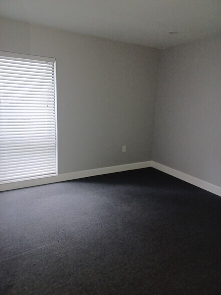 More Photos Of 13304 Winding Oak Ct, Tampa Medical For Lease