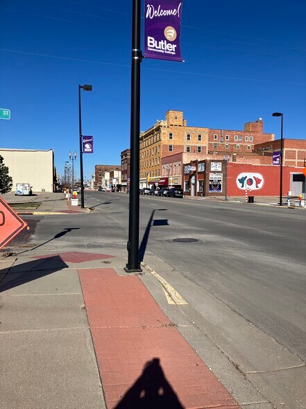 More Photos Of 301 S Main St, El Dorado Auto Repair For Lease