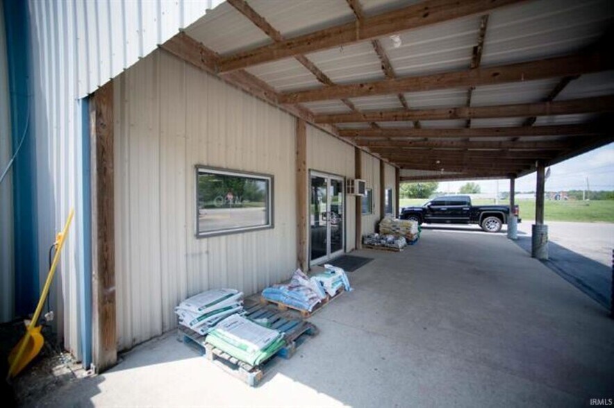 More Photos Of 7362 Russell Dr, Bicknell General Retail For Sale
