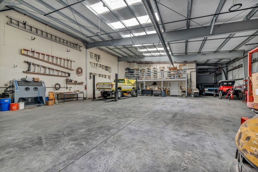 More Photos Of 2 Brown dr, Mound House Manufacturing For Sale