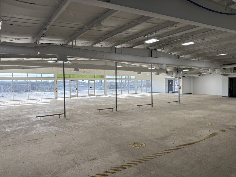 More Photos Of 4040 Lebanon Pike, Hermitage Freestanding For Lease