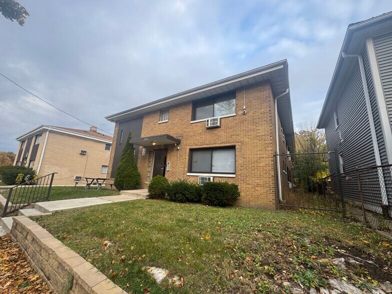 More Photos Of 944 N 20th St, Milwaukee Apartments For Sale