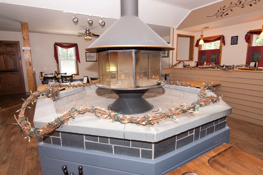 More Photos Of 910 Rock City Rd, Ballston Spa Restaurant For Sale