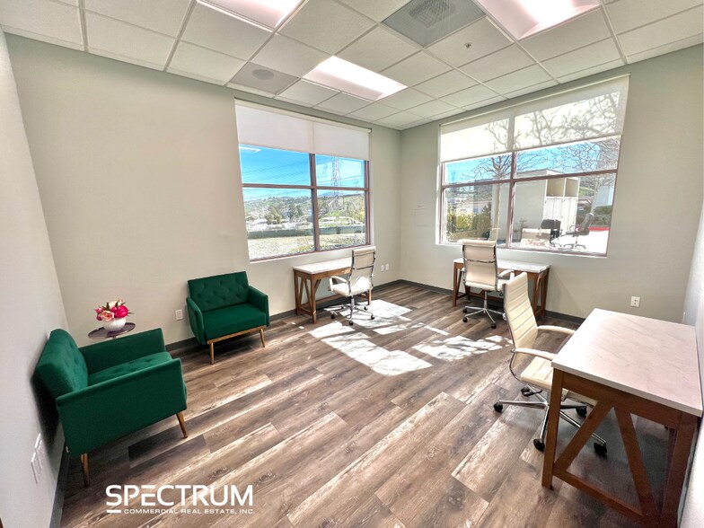More Photos Of 21050 Centre Pointe Pky, Santa Clarita Medical For Lease