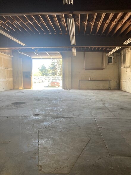 More Photos Of 1510 Or-99 Hwy, Eugene Freestanding For Lease