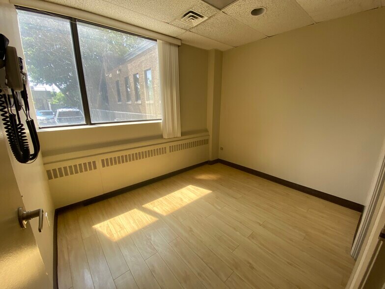 More Photos Of 800 Bathurst St, Toronto Medical For Sale