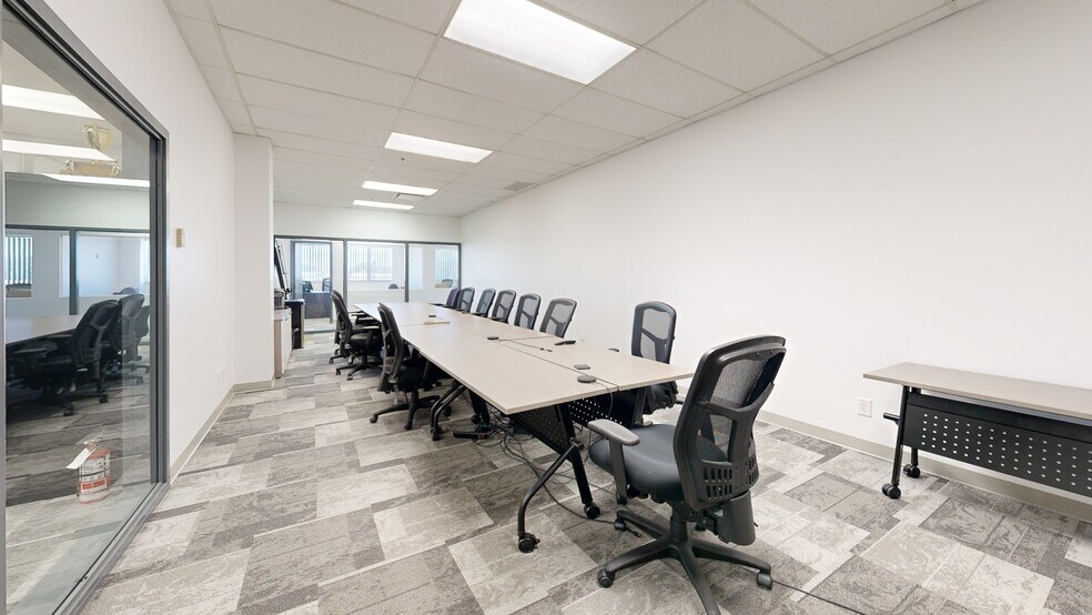 Primary Photo Of 1400 Av St-Jean-Baptiste, Québec Flex For Lease