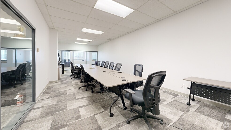 Primary Photo Of 1400 Av St-Jean-Baptiste, Québec Flex For Lease