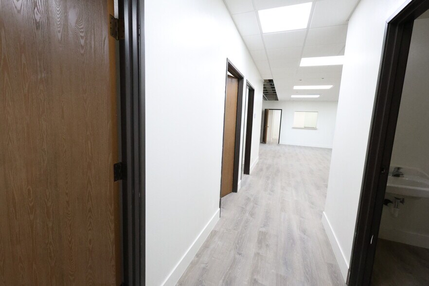 More Photos Of 1801 W Romneya Dr, Anaheim Office Residential For Lease