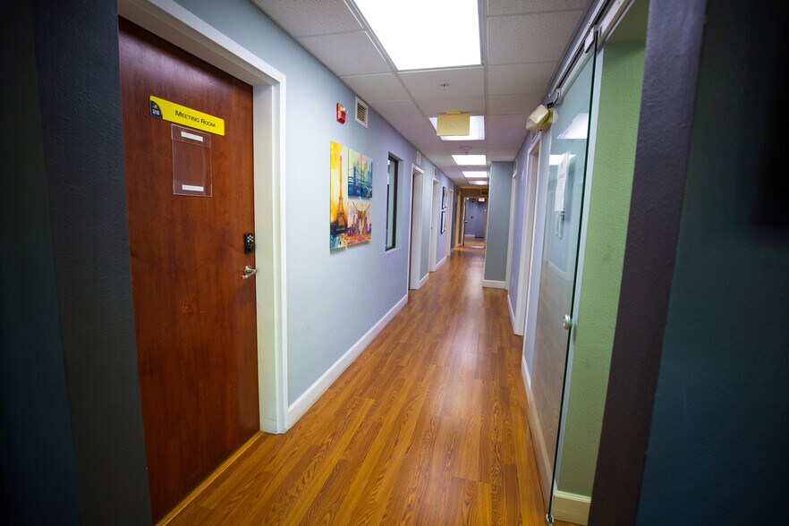 More Photos Of 2295 S Hiawassee Rd, Orlando Coworking Space