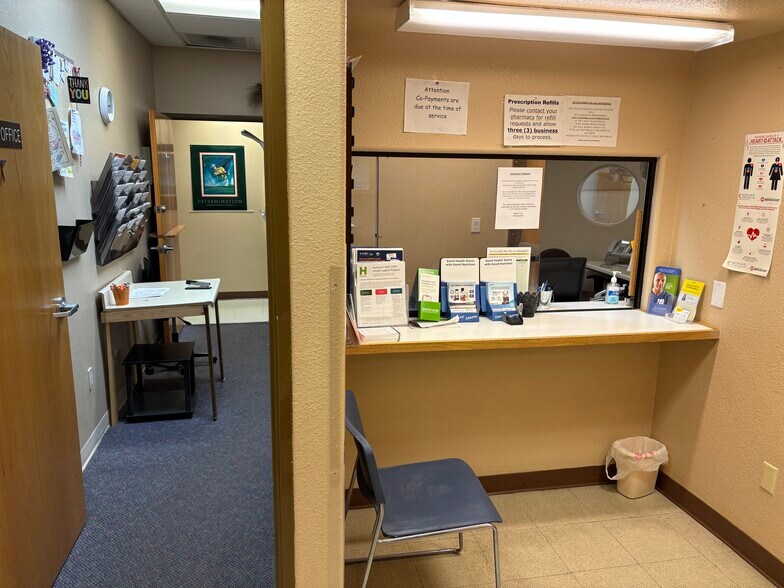 More Photos Of 2002 N Stockton Hill Rd, Kingman Medical For Lease