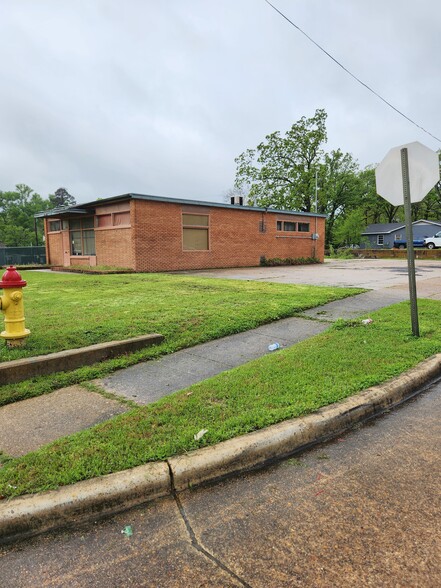 Primary Photo Of 3858 Linwood Ave, Shreveport Freestanding For Lease