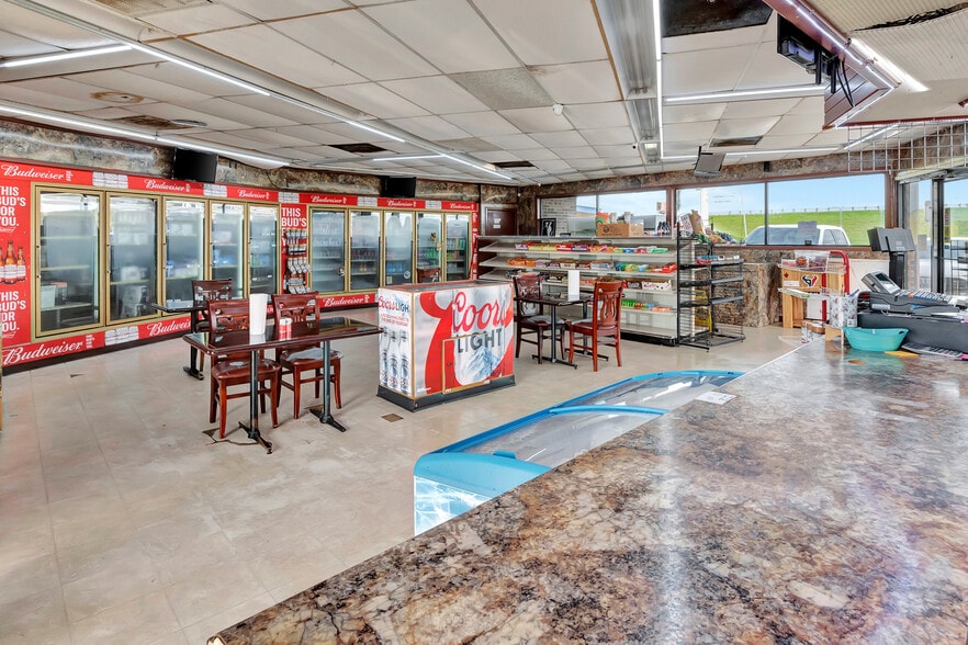 More Photos Of 1100 W US Highway 59 Feeder, Ganado Convenience Store For Sale