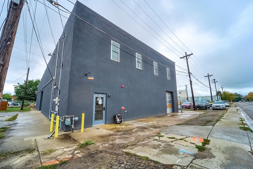 More Photos Of 611 2nd Ave, Longmont Showroom For Sale