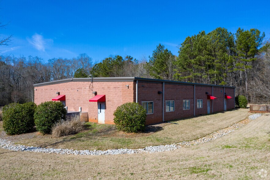 More Photos Of 95 Newnan South Industrial Dr, Newnan Truck Terminal For Lease