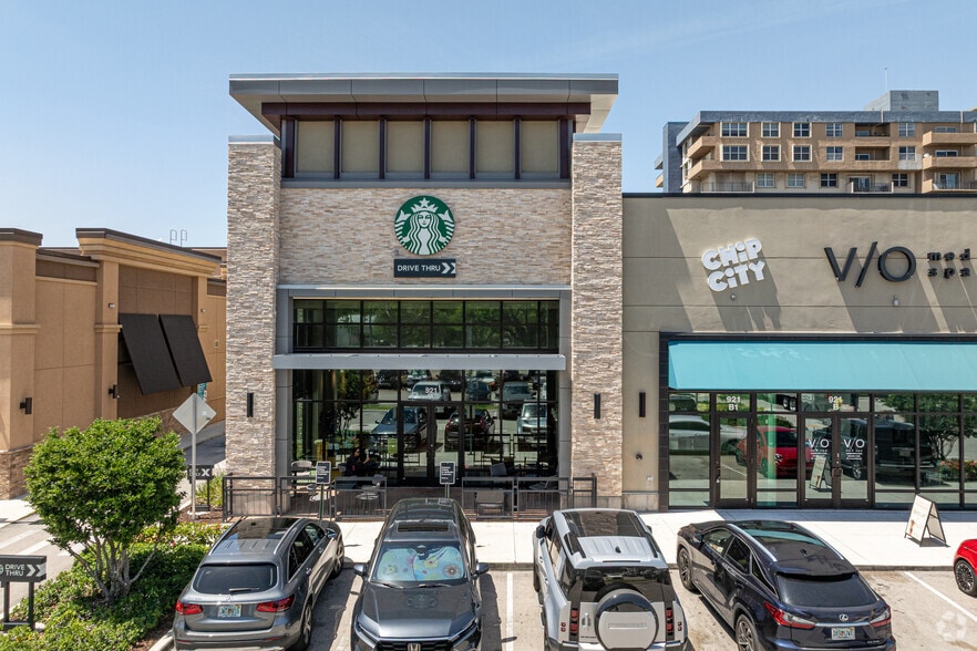 More Photos Of 921 SE 17th St, Fort Lauderdale Freestanding For Lease