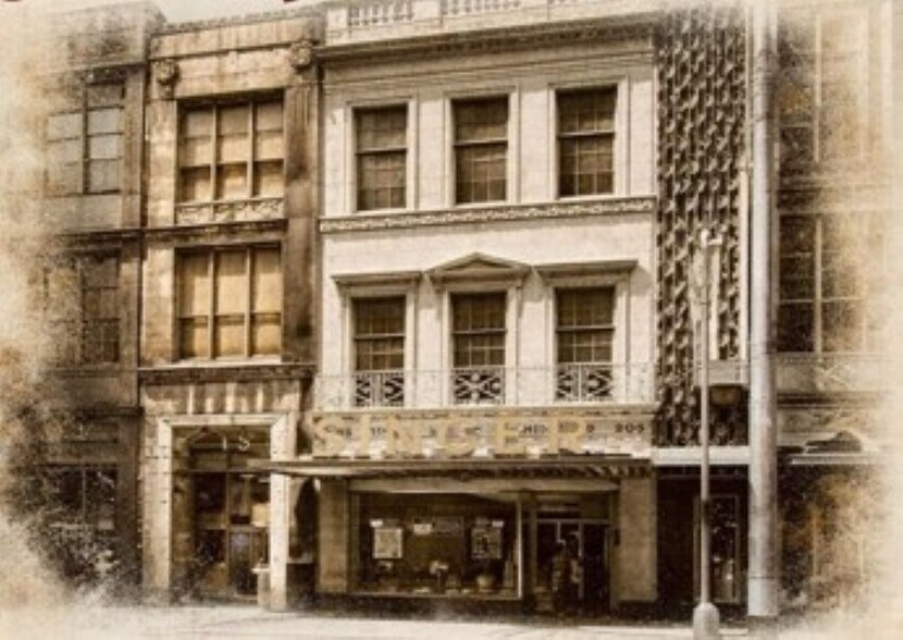 More Photos Of 205 Peachtree St, Atlanta Storefront For Sale