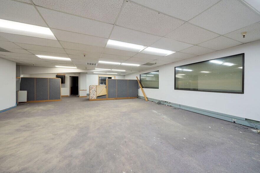 More Photos Of 1625 Commerce Way, Paso Robles Manufacturing For Lease