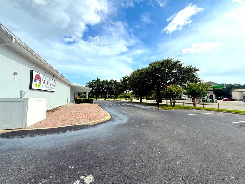 More Photos Of 16123 W Colonial Dr, Oakland Office For Lease