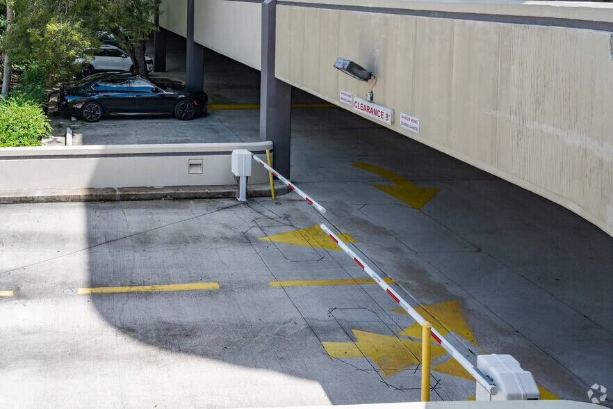 More Photos Of 1900 Glades Rd, Boca Raton Coworking Space