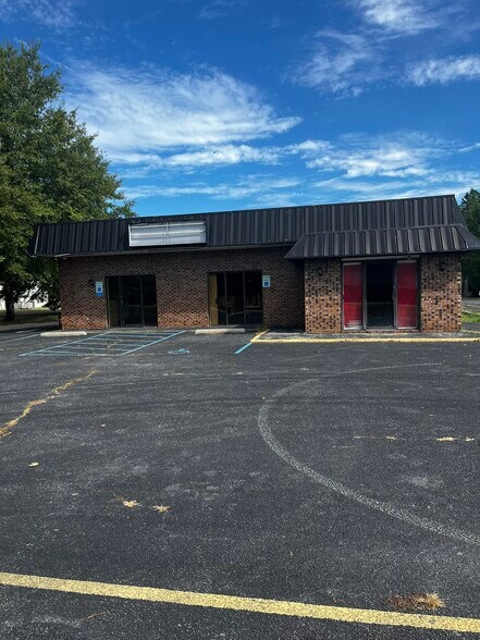 More Photos Of 4275 Camden Hwy, Dalzell Restaurant For Sale