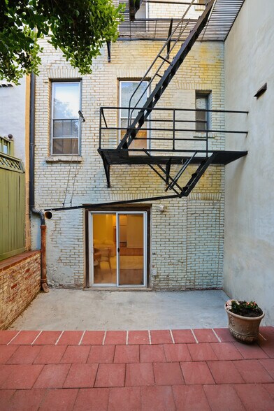 More Photos Of 313 C St SE, Washington Multifamily For Sale