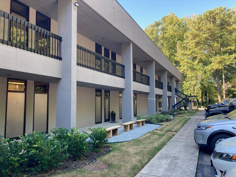 More Photos Of 5825 Glenridge Dr NE, Sandy Springs Unknown For Lease