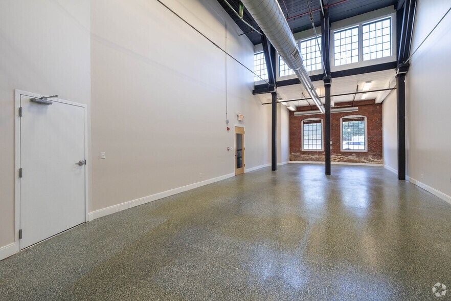 More Photos Of 91-101 Mill St, Dracut Apartments For Lease