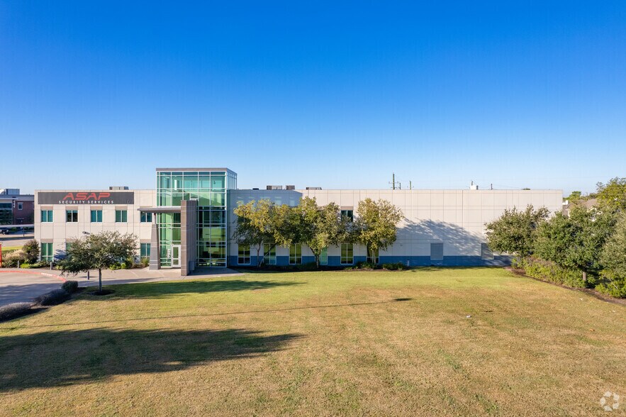 More Photos Of 9949 W Sam Houston Pky N, Houston Office For Lease