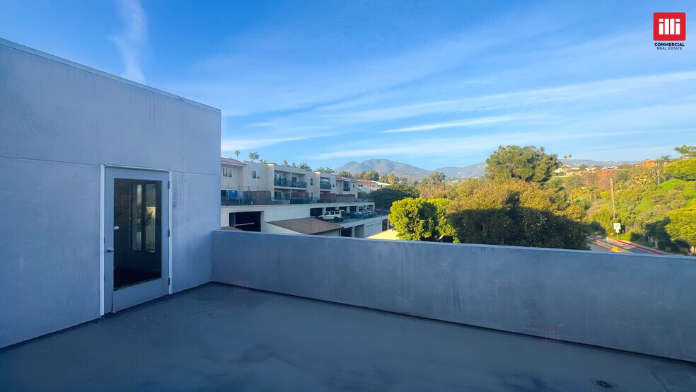 More Photos Of 28955 Pacific Coast Hwy, Malibu Storefront Retail Office For Sale