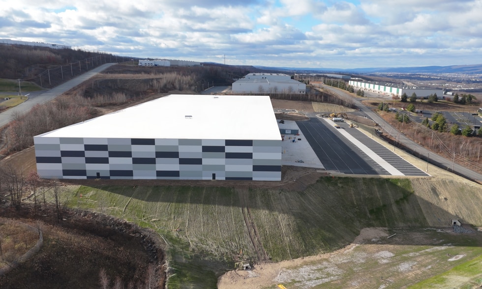 More Photos Of Alberigi Dr, Jessup Distribution For Lease