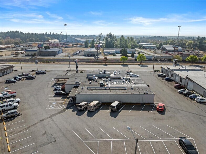 More Photos Of 535 S Columbia River Hwy, Saint Helens General Retail For Lease