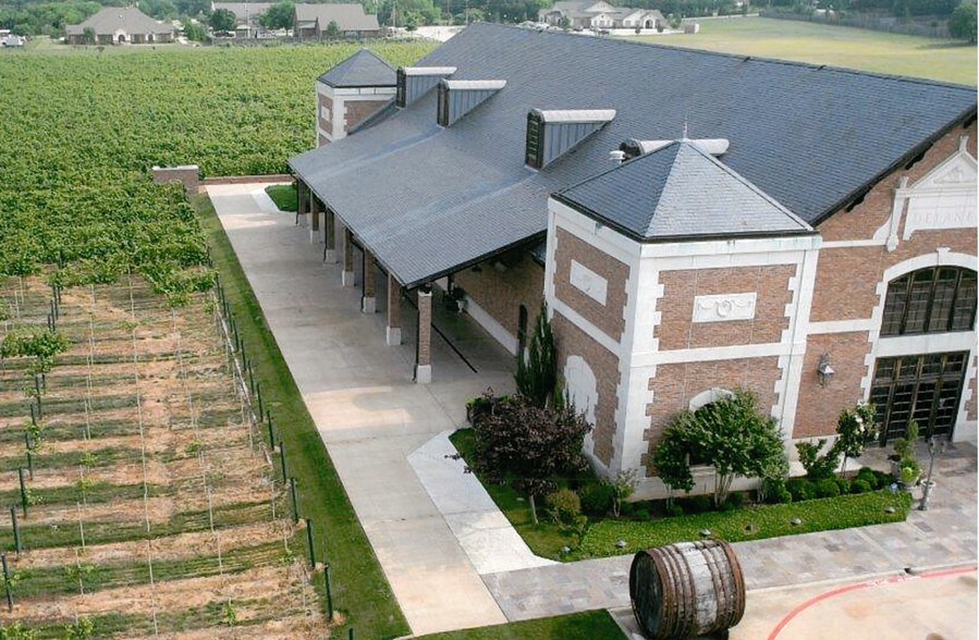 More Photos Of 2000 Champagne Blvd, Grapevine Specialty For Sale