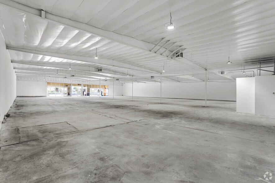 More Photos Of 422 S Azusa Ave, Azusa Unknown For Lease