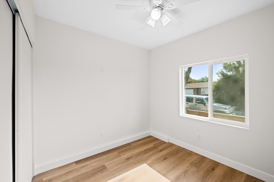 More Photos Of 5280 Manhasset Dr, San Diego Apartments For Sale