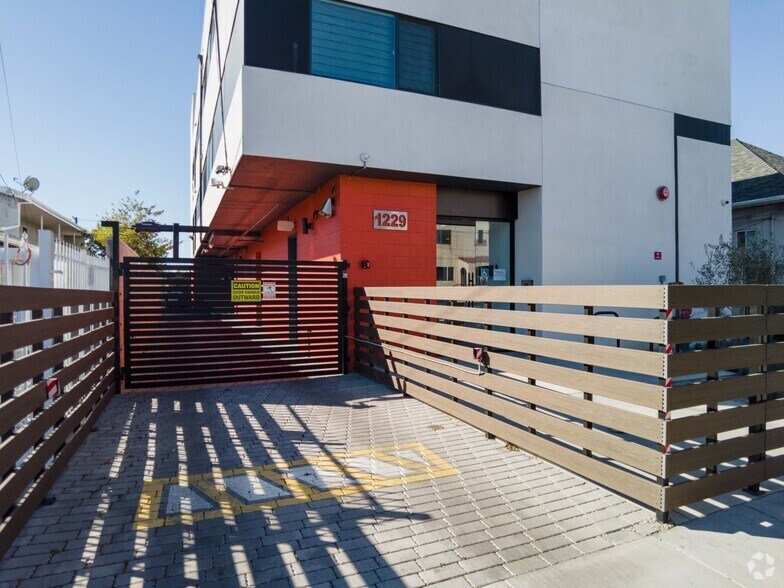 More Photos Of 1229 S Kingsley Dr, Los Angeles Apartments For Sale