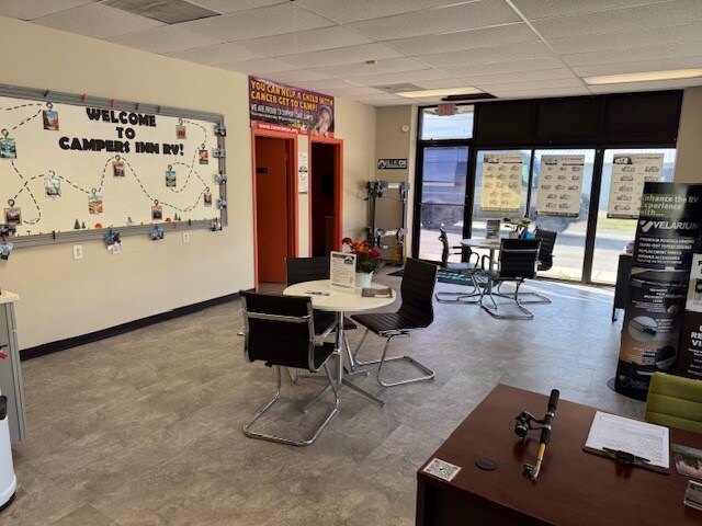 More Photos Of 220 Longwood Dr, Richmond Hill General Retail For Sale