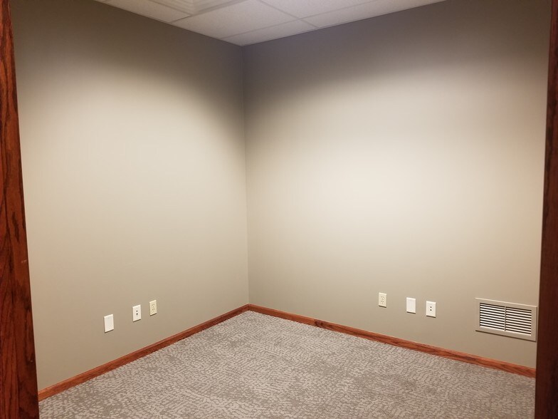 More Photos Of 2436 US Highway 41, Schererville Office For Lease